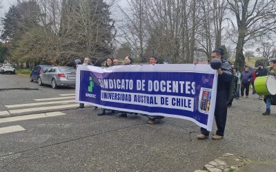 SINDOC SE MOVILIZÓ EN RECHAZO A LA ÚLTIMA OFERTA DEL EMPLEADOR